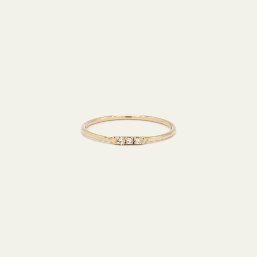 Elegant Gold Diamond Ring